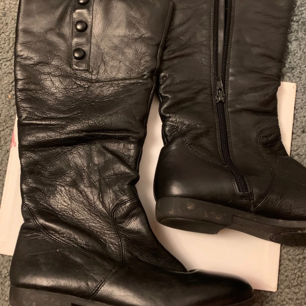 Size 6 Michelle D boots